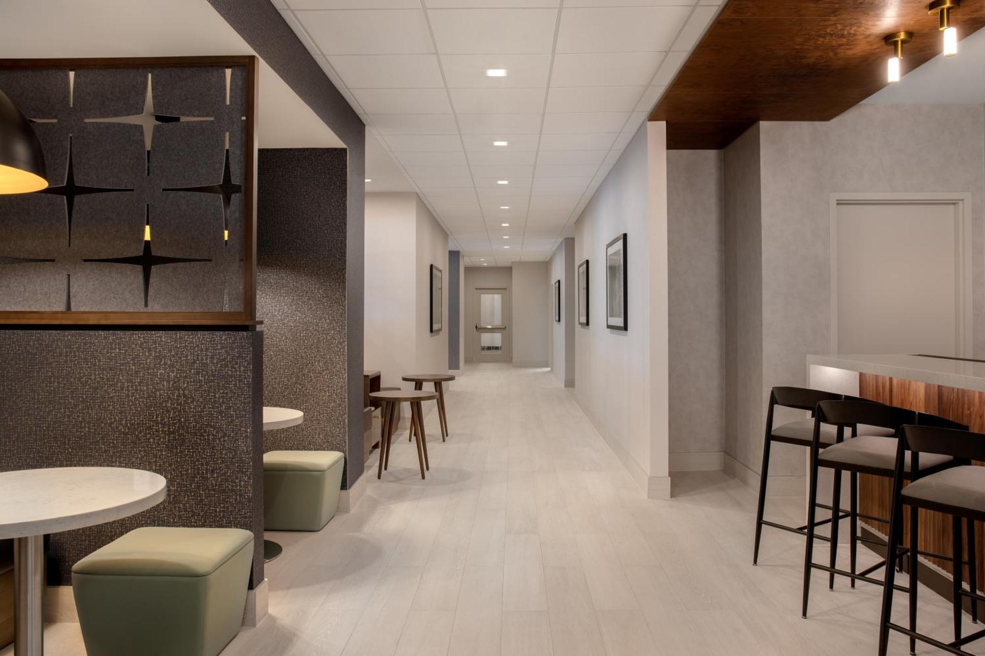Hampton Inn By Hilton Winnipeg Downtown Экстерьер фото