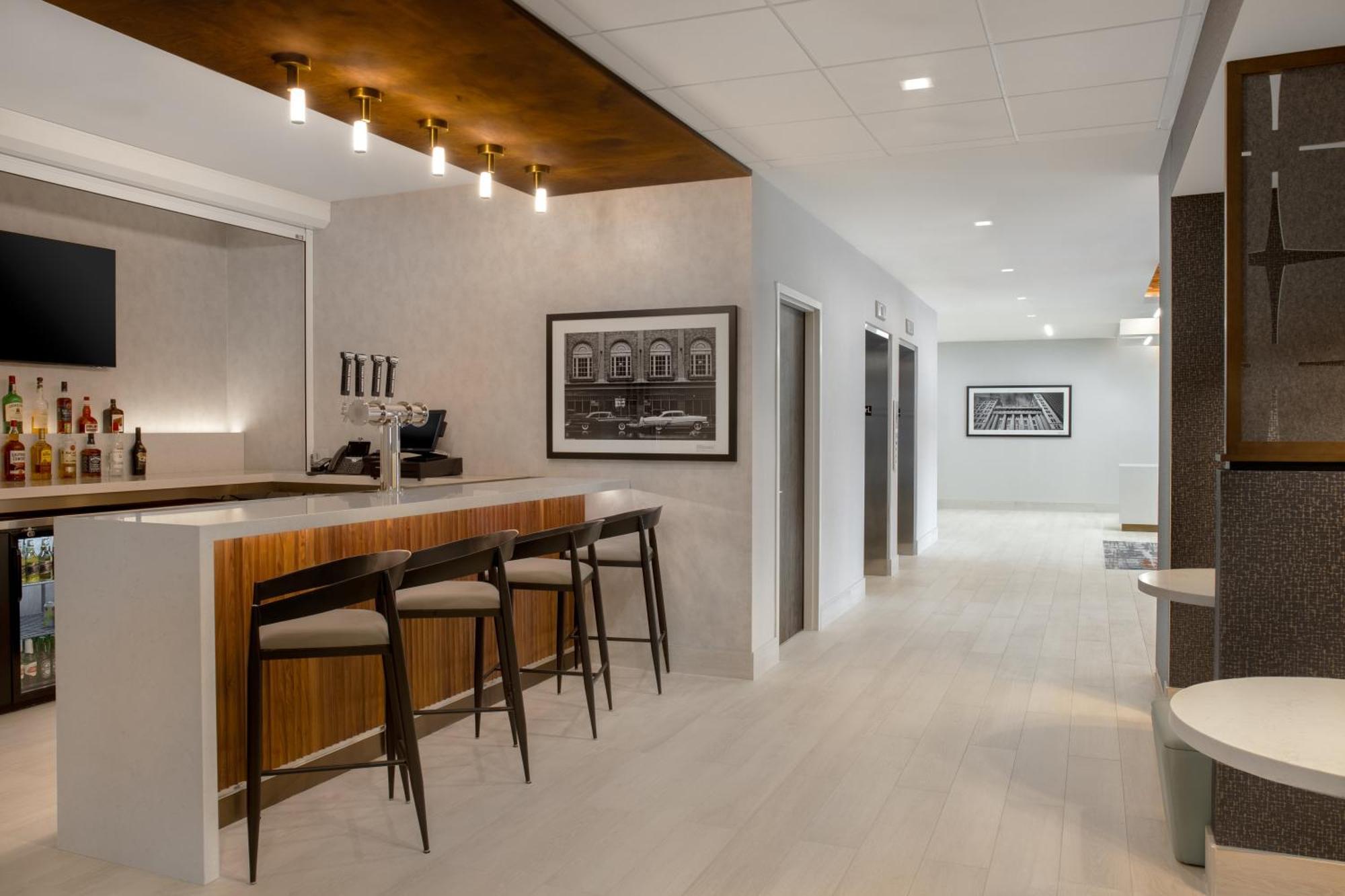 Hampton Inn By Hilton Winnipeg Downtown Экстерьер фото