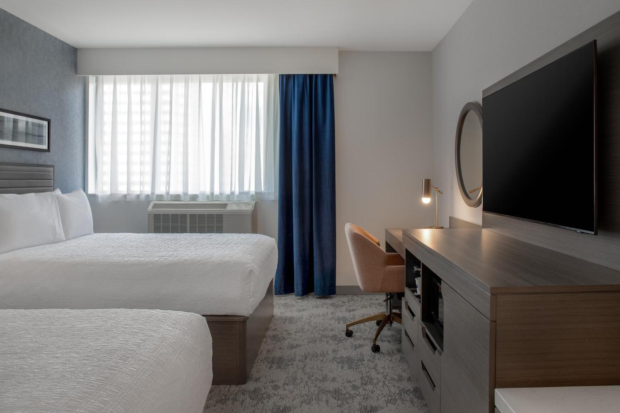 Hampton Inn By Hilton Winnipeg Downtown Экстерьер фото