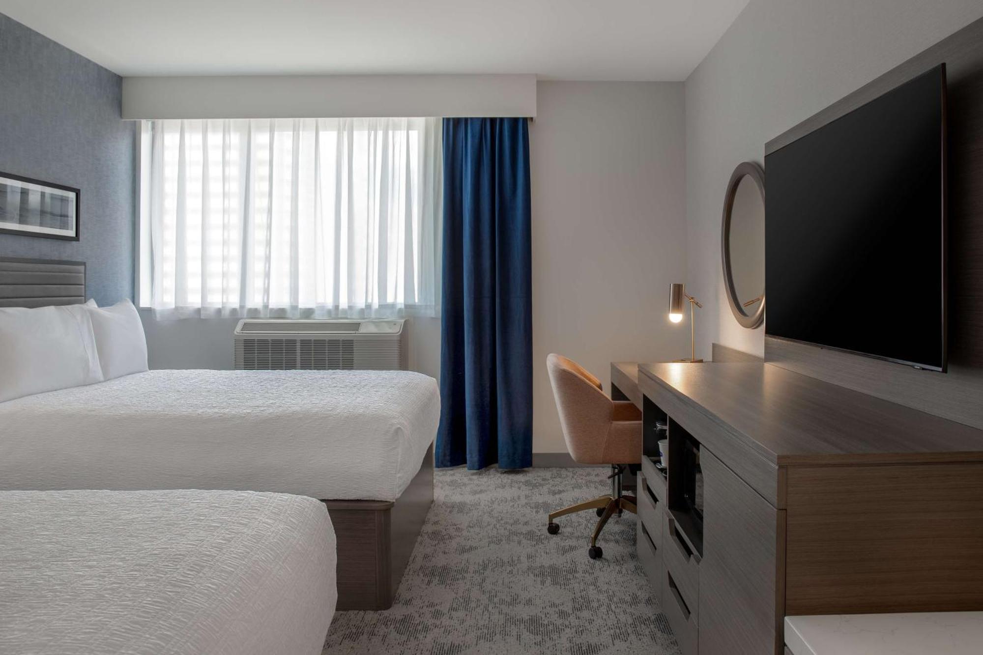 Hampton Inn By Hilton Winnipeg Downtown Экстерьер фото
