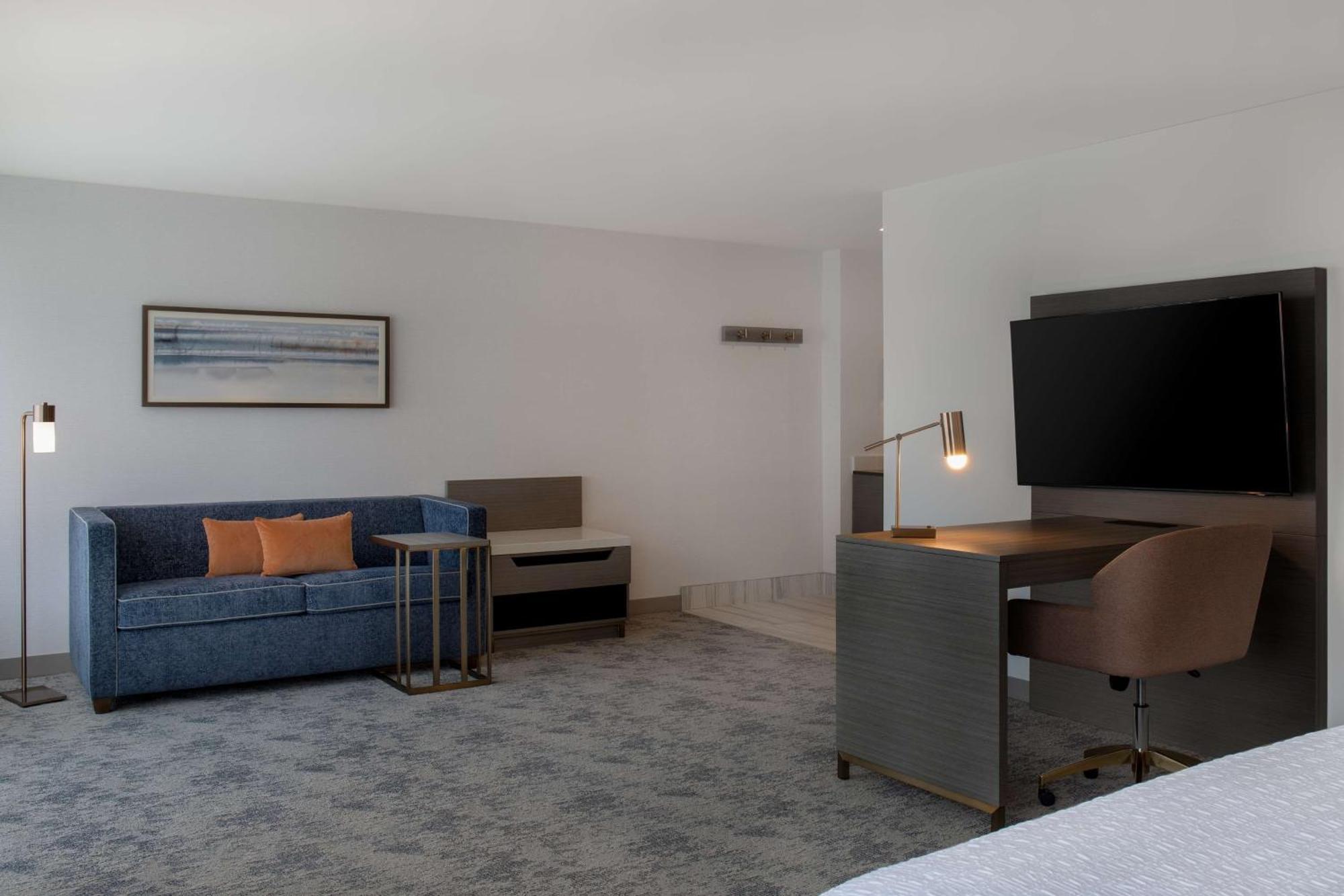 Hampton Inn By Hilton Winnipeg Downtown Экстерьер фото
