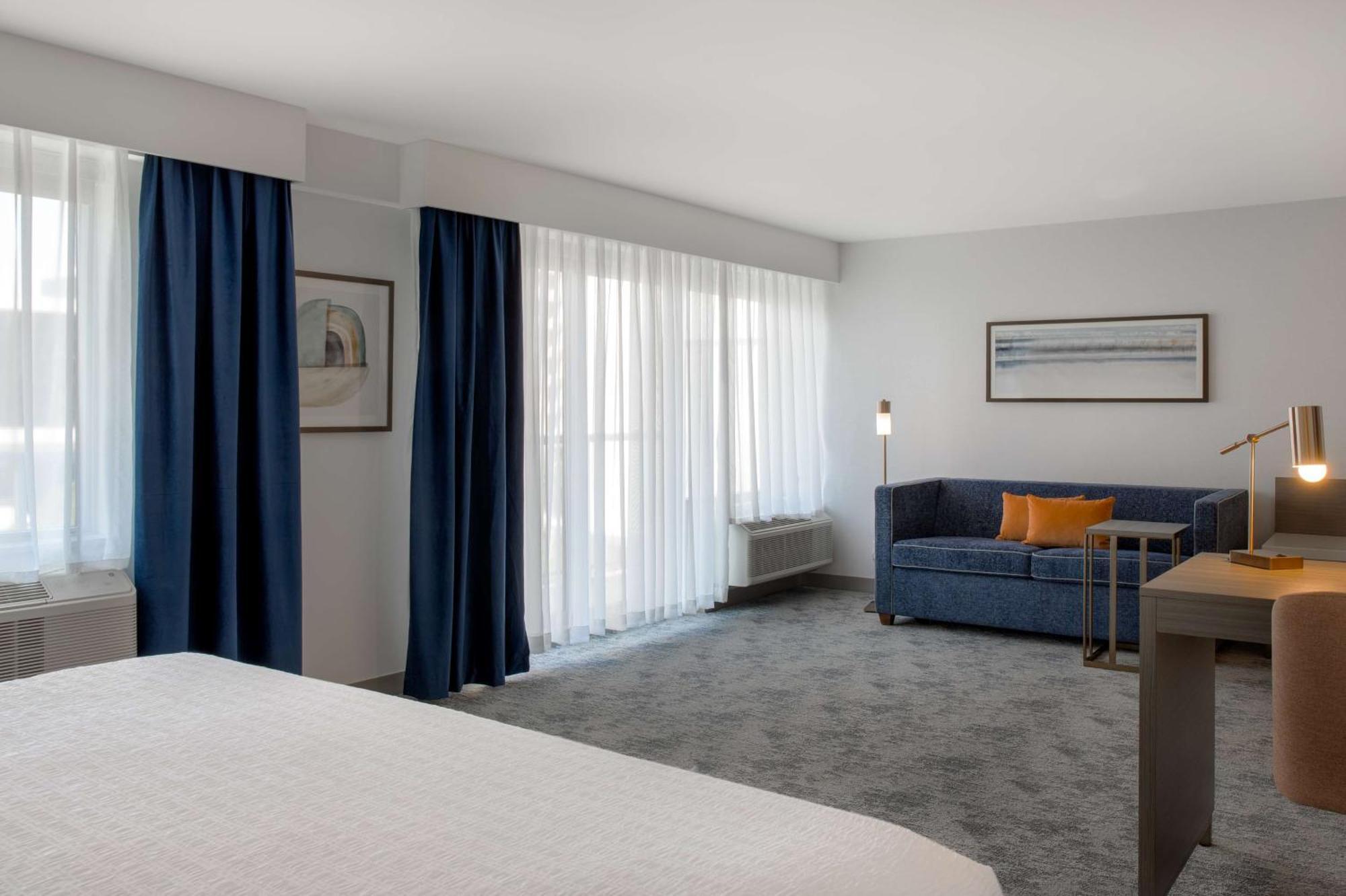 Hampton Inn By Hilton Winnipeg Downtown Экстерьер фото