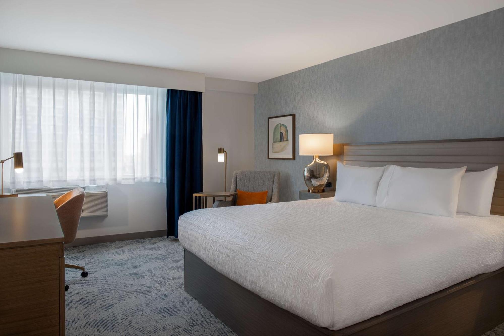 Hampton Inn By Hilton Winnipeg Downtown Экстерьер фото