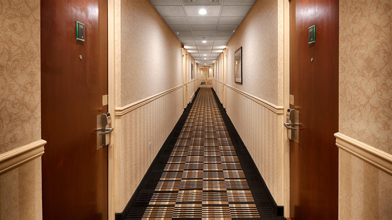 Hampton Inn By Hilton Winnipeg Downtown Экстерьер фото